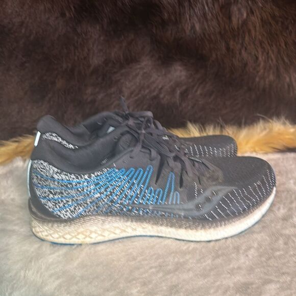 Saucony shoes 11.5 (3450) - Picture 2 of 7